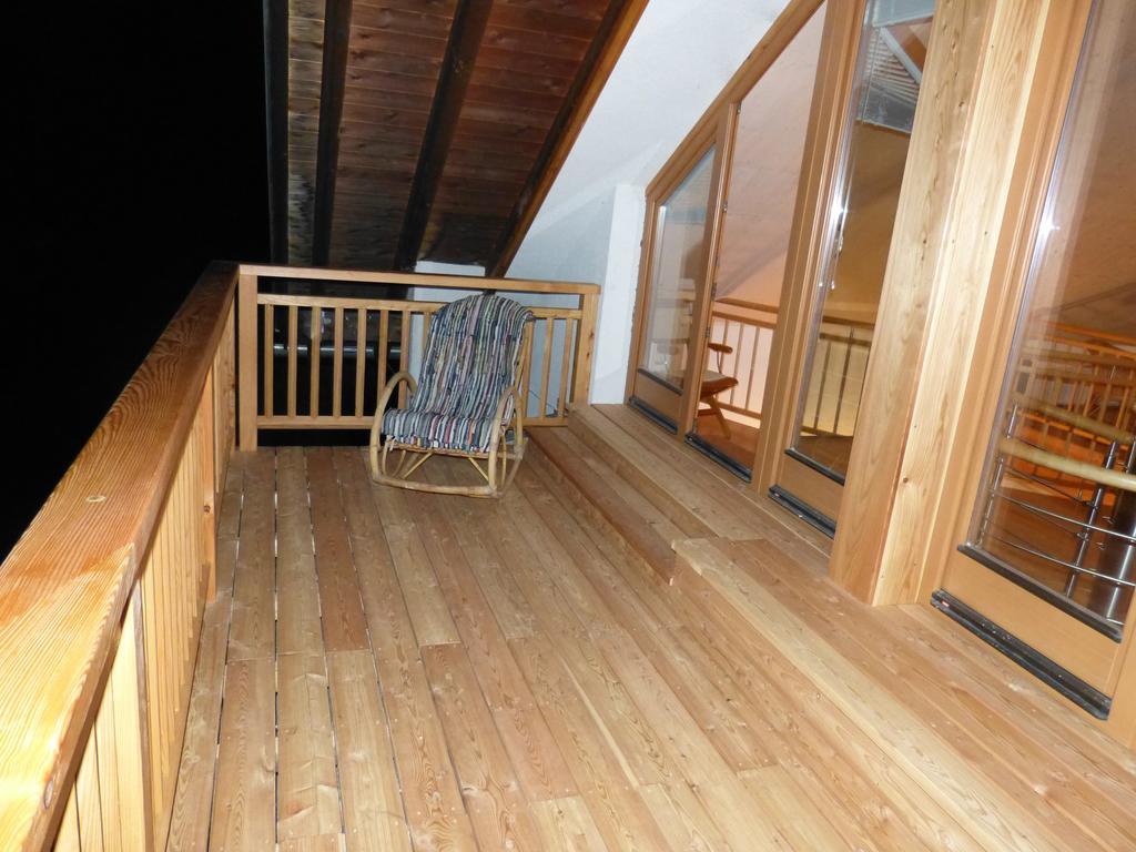 Sagmeister Loft Apartment Jenig Bilik gambar